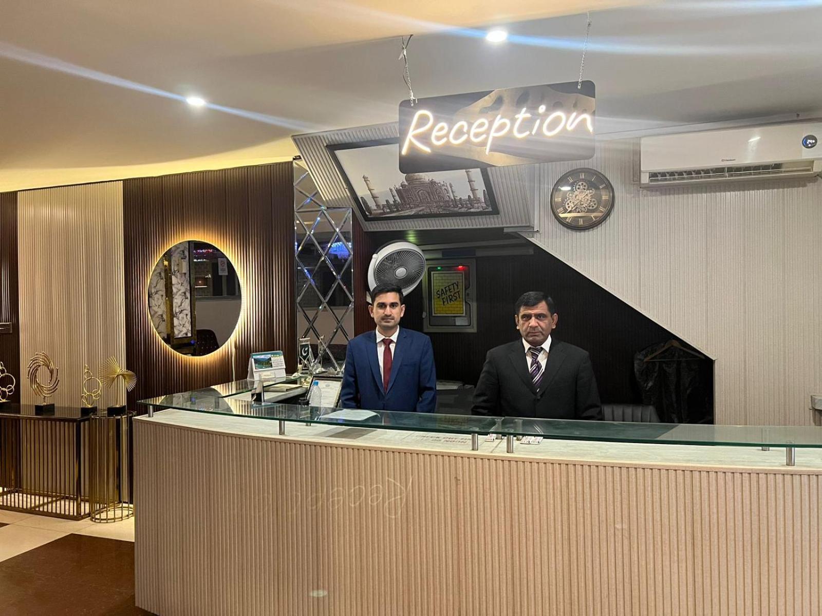 Hotel Tourist Inn Λαχόρη Εξωτερικό φωτογραφία